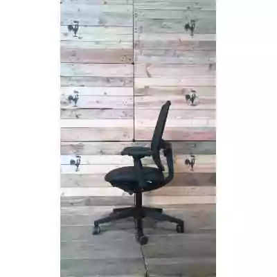 Asiento de piel sintética HAWORTH Comforto29 reacondicionado con reposabrazos 3D