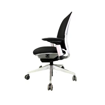 Sedile ricondizionato STEELCASE Amia nera con braccioli 4D