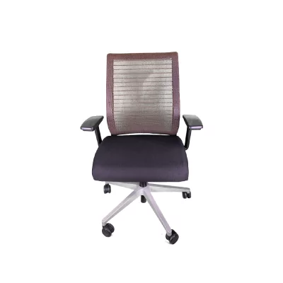 Asiento climatizado STEELCASE Piensa en negro con chocolate y apoyabrazos 1D