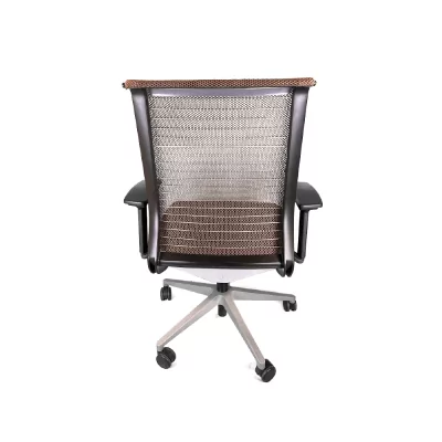 Asiento climatizado STEELCASE Piensa en negro con chocolate y apoyabrazos 1D